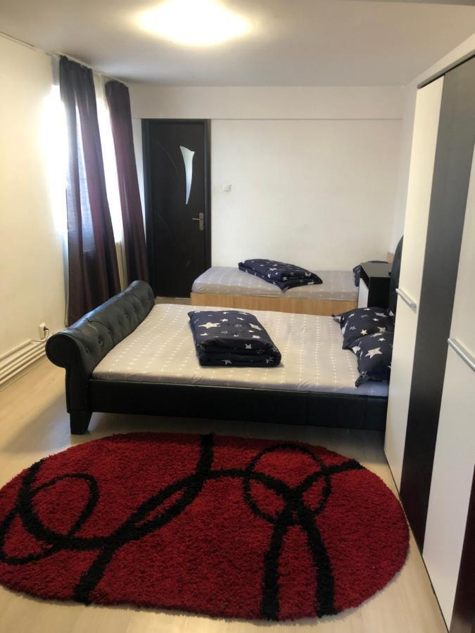 Hostel Mialma Onesti Eksteriør billede